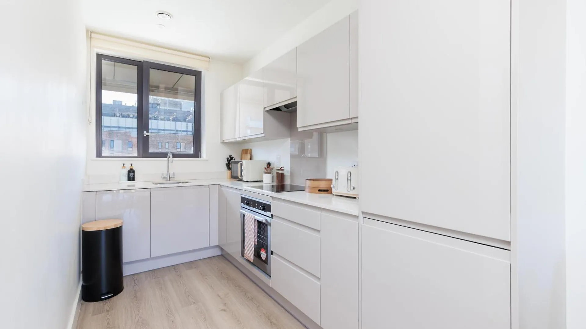 Modern Flat Canary Wharf, Close To Central London 0*,